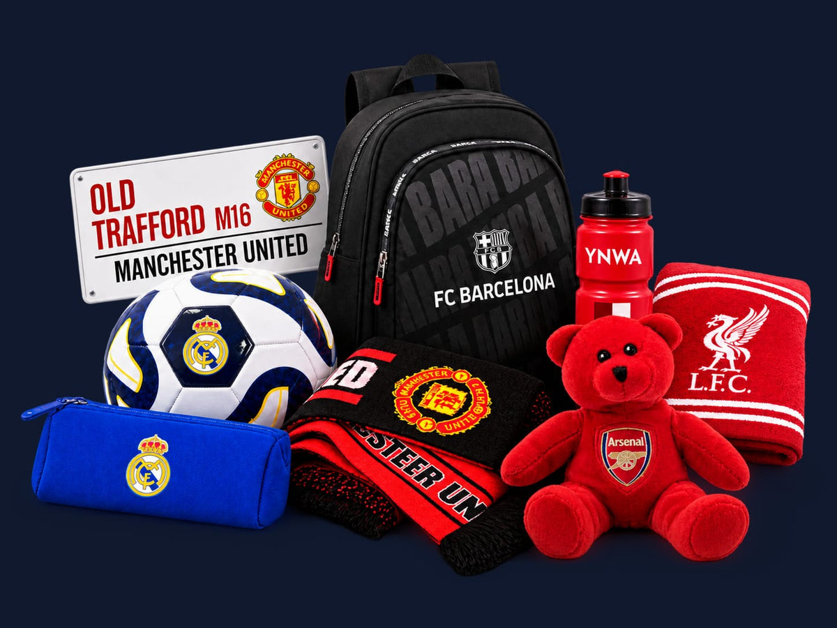Fodboldgaver fra Manchester United, FC Barcelona, Liverpool, Arsenal og Real Madrid: gadeskilt, rygsæk, fodbold, halstørklæde, drikkedunk, bamse og penalhus